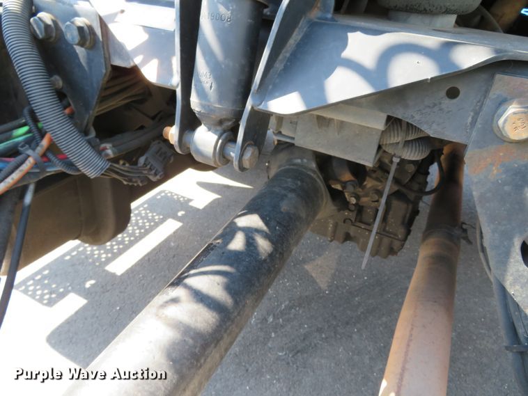 image for item DH0712 2007 International 4400  semi truck