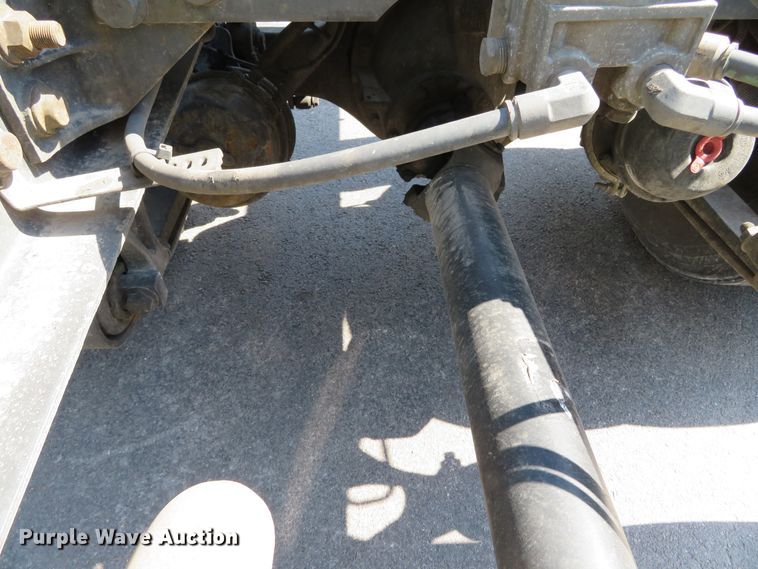 image for item DH0712 2007 International 4400  semi truck