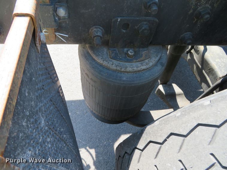 image for item DH0712 2007 International 4400  semi truck