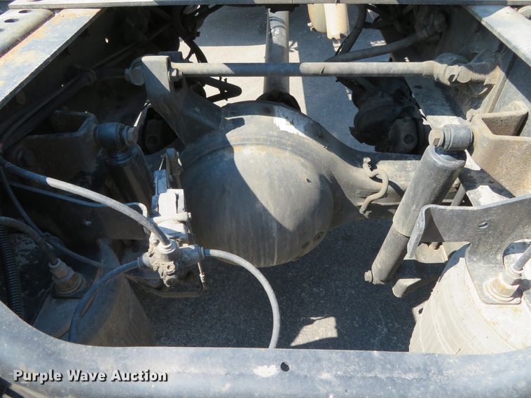 image for item DH0712 2007 International 4400  semi truck