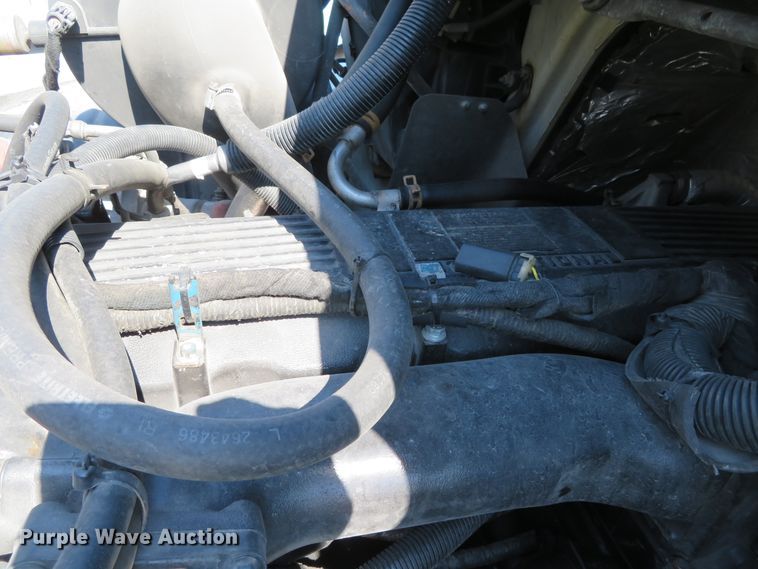 image for item DH0712 2007 International 4400  semi truck