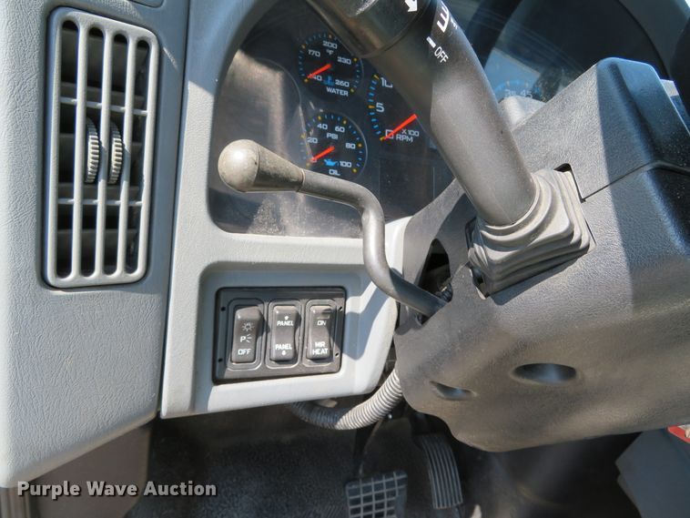 image for item DH0712 2007 International 4400  semi truck