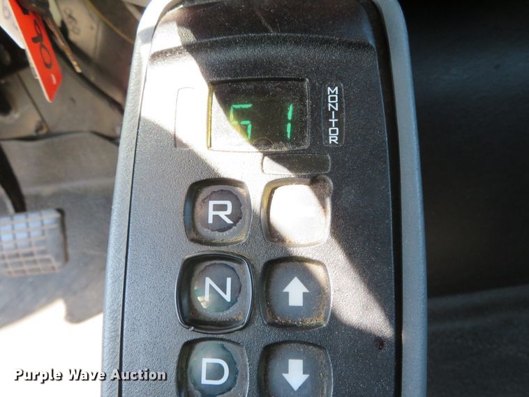 image for item DH0712 2007 International 4400  semi truck