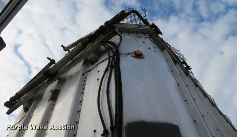 image for item DH0715 2004 Wilkens 53138A0T  walking floor trailer