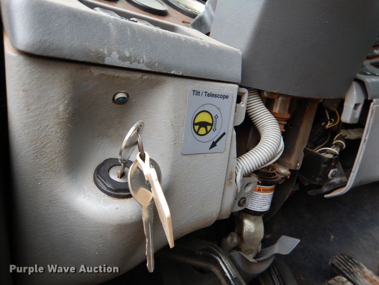 image for item DJ0766 2006 Freightliner CST120  semi truck