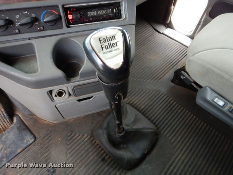 image for item DJ0766 2006 Freightliner CST120  semi truck