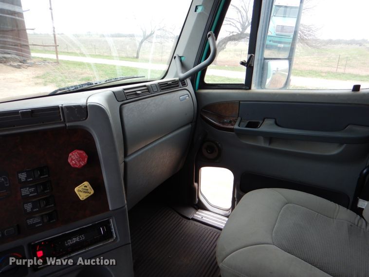 image for item DJ0766 2006 Freightliner CST120  semi truck