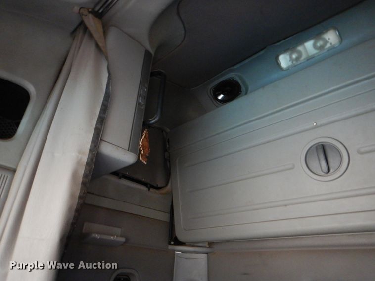 image for item DJ0766 2006 Freightliner CST120  semi truck