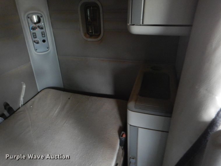 image for item DJ0766 2006 Freightliner CST120  semi truck