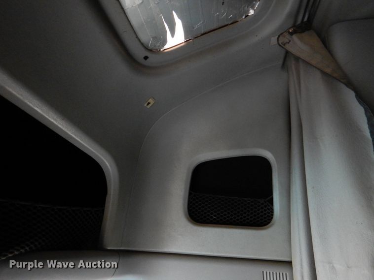 image for item DJ0766 2006 Freightliner CST120  semi truck