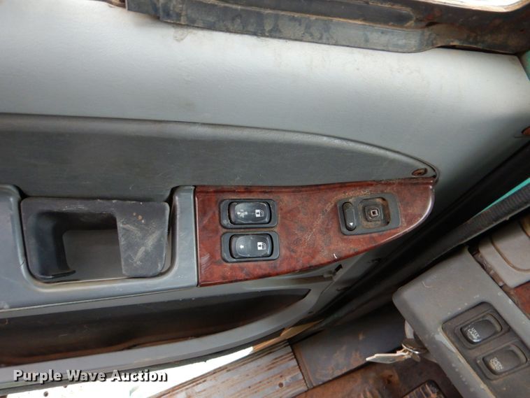 image for item DJ0766 2006 Freightliner CST120  semi truck