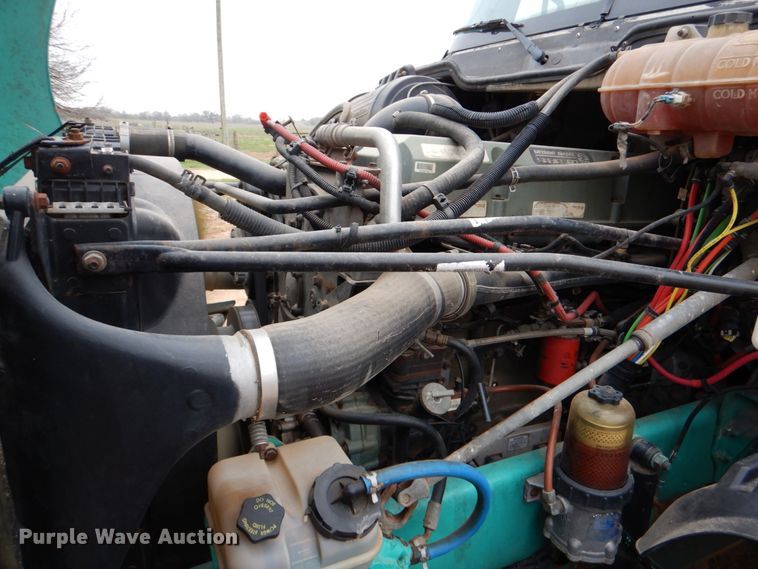 image for item DJ0766 2006 Freightliner CST120  semi truck