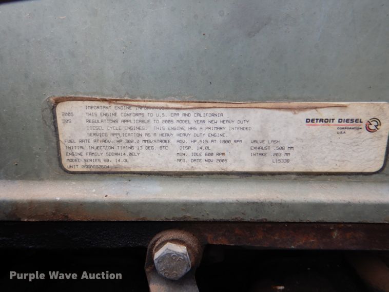 image for item DJ0766 2006 Freightliner CST120  semi truck