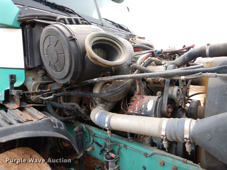 image for item DJ0766 2006 Freightliner CST120  semi truck