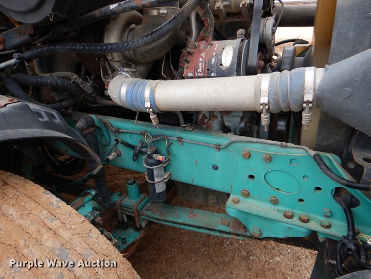 image for item DJ0766 2006 Freightliner CST120  semi truck