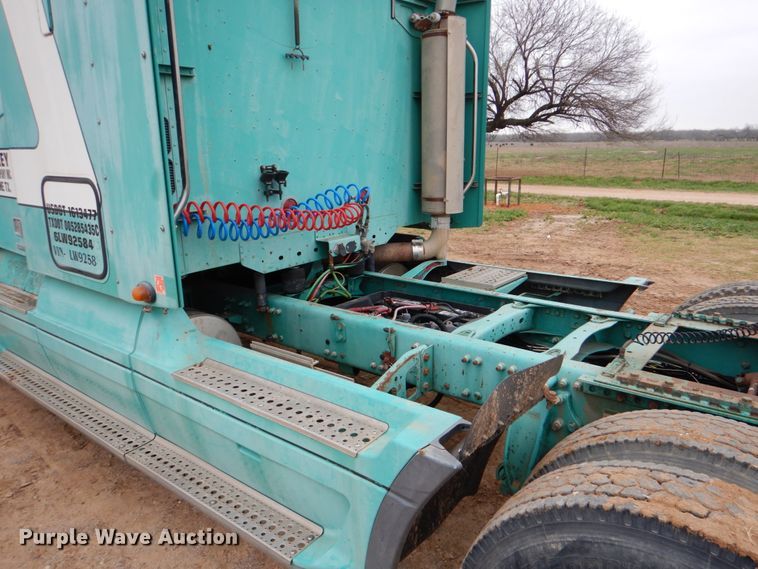 image for item DJ0766 2006 Freightliner CST120  semi truck