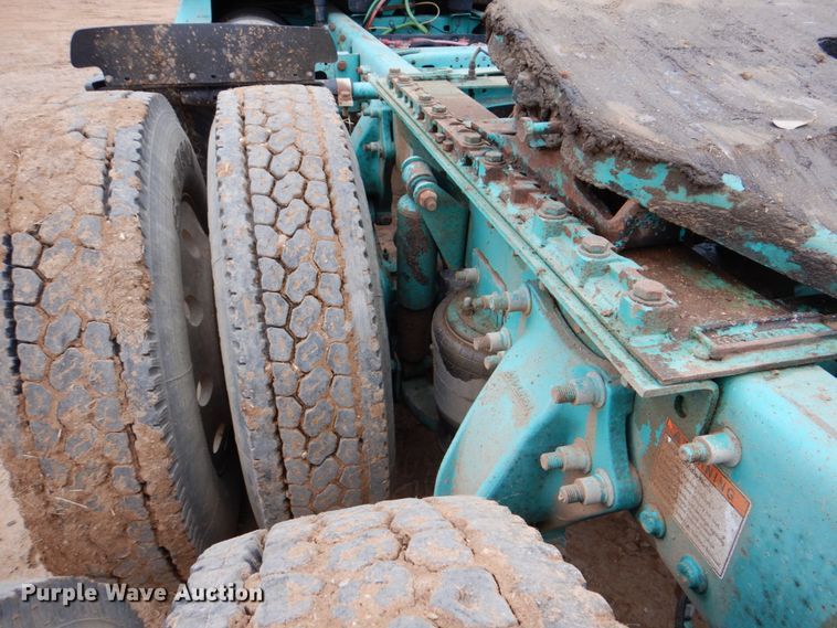 image for item DJ0766 2006 Freightliner CST120  semi truck