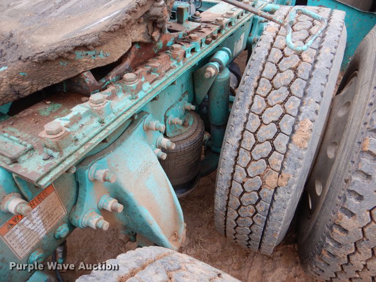 image for item DJ0766 2006 Freightliner CST120  semi truck