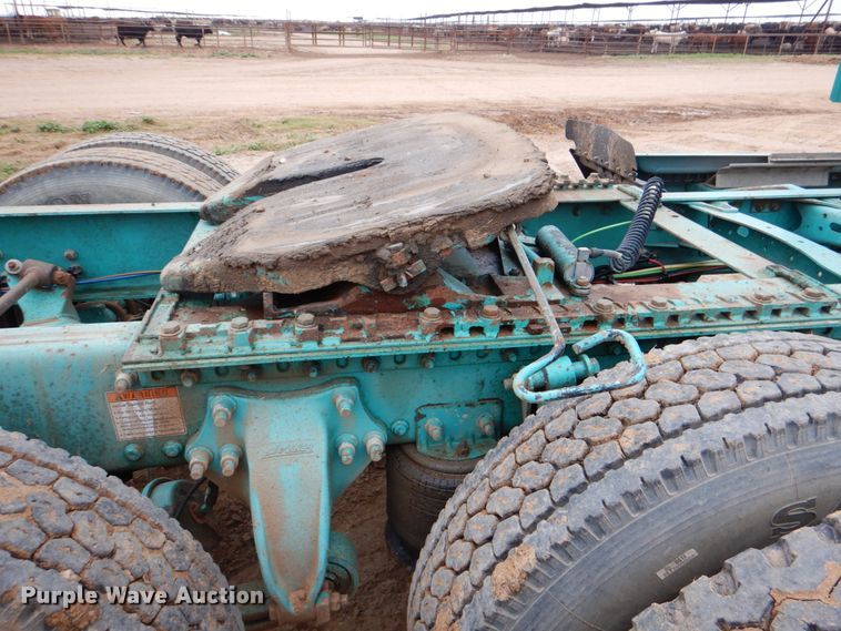 image for item DJ0766 2006 Freightliner CST120  semi truck