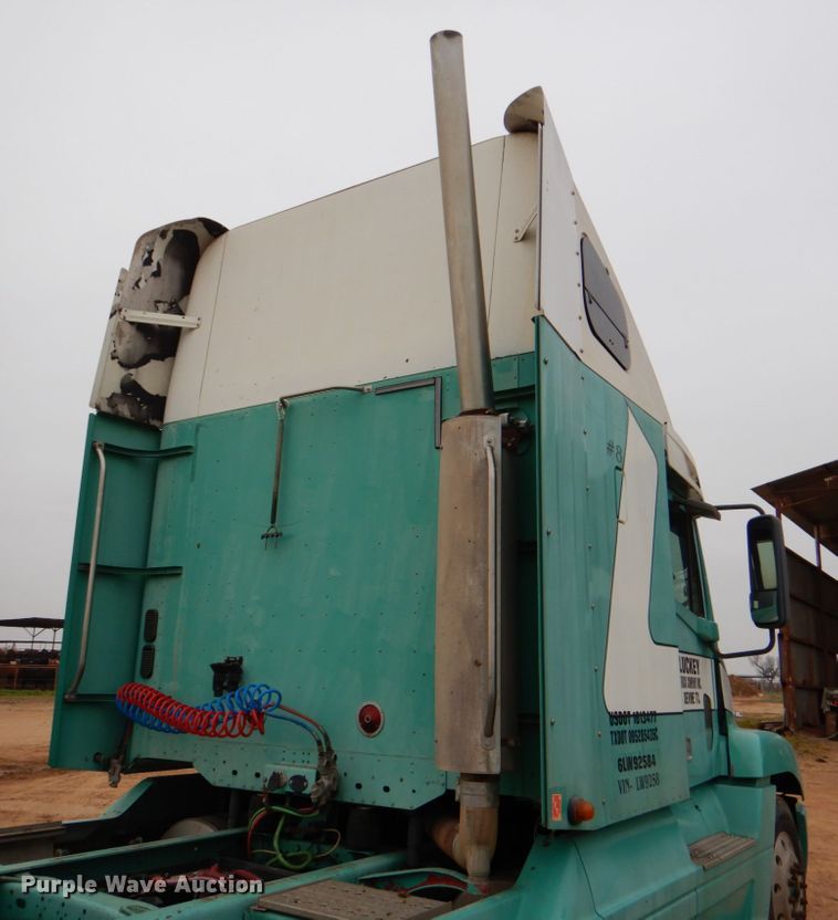 image for item DJ0766 2006 Freightliner CST120  semi truck