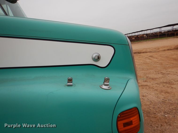 image for item DJ0766 2006 Freightliner CST120  semi truck