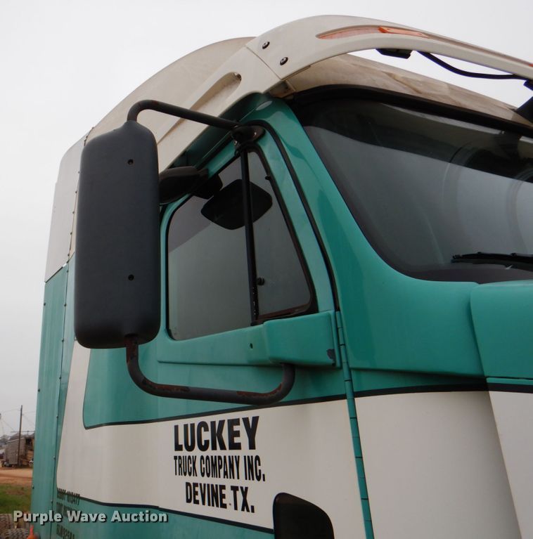 image for item DJ0766 2006 Freightliner CST120  semi truck