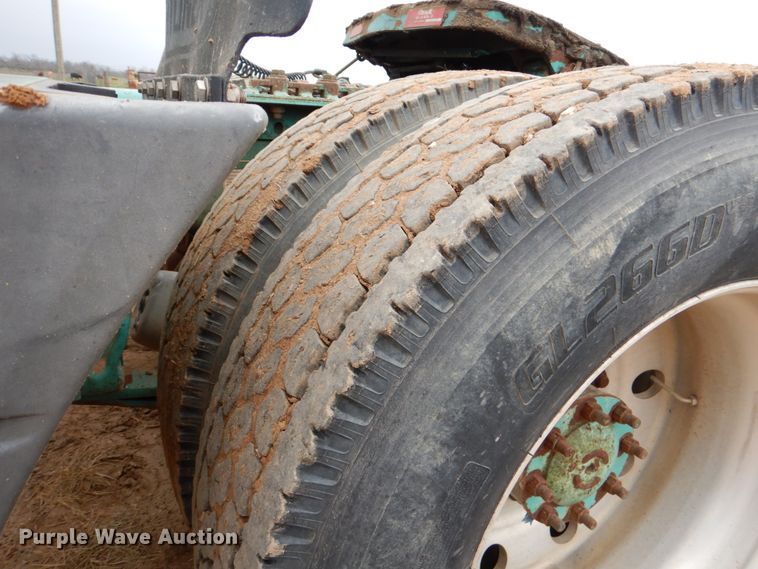 image for item DJ0766 2006 Freightliner CST120  semi truck