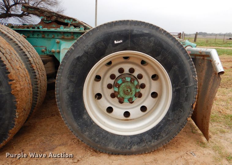 image for item DJ0766 2006 Freightliner CST120  semi truck