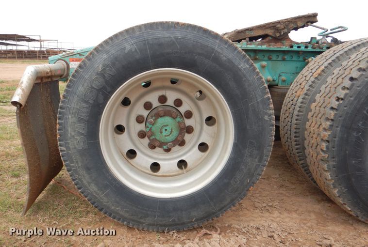 image for item DJ0766 2006 Freightliner CST120  semi truck