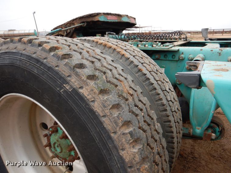 image for item DJ0766 2006 Freightliner CST120  semi truck