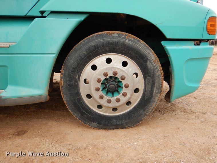 image for item DJ0766 2006 Freightliner CST120  semi truck