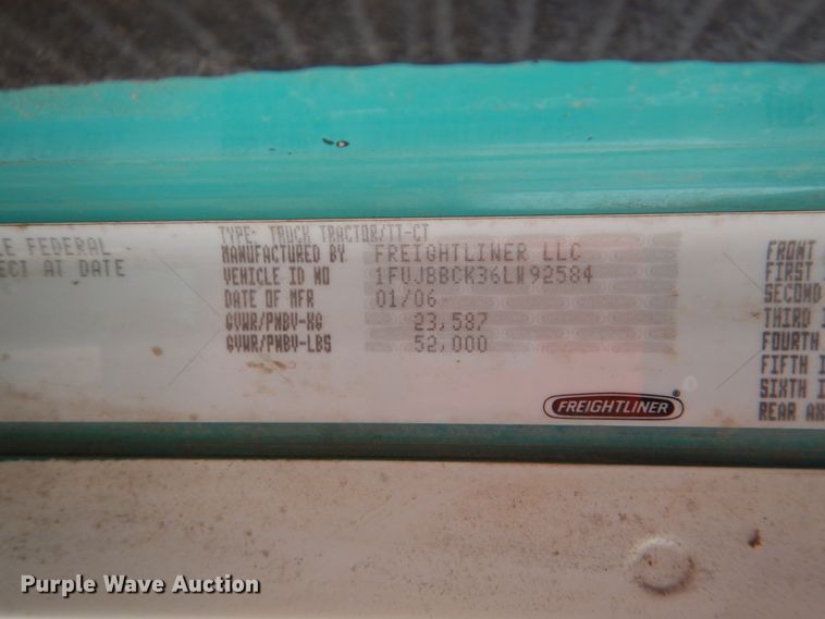 image for item DJ0766 2006 Freightliner CST120  semi truck