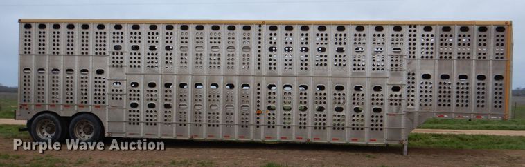 image for item DJ0767 2003 Merritt Gold Line  livestock trailer