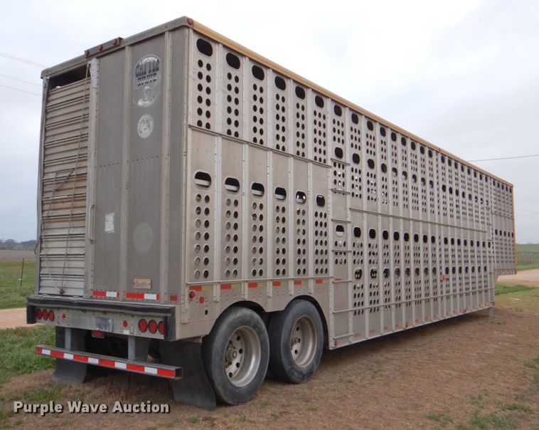 image for item DJ0767 2003 Merritt Gold Line  livestock trailer