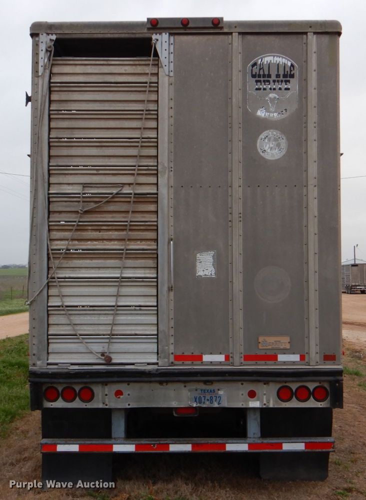 image for item DJ0767 2003 Merritt Gold Line  livestock trailer
