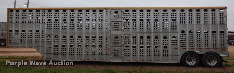 image for item DJ0767 2003 Merritt Gold Line  livestock trailer