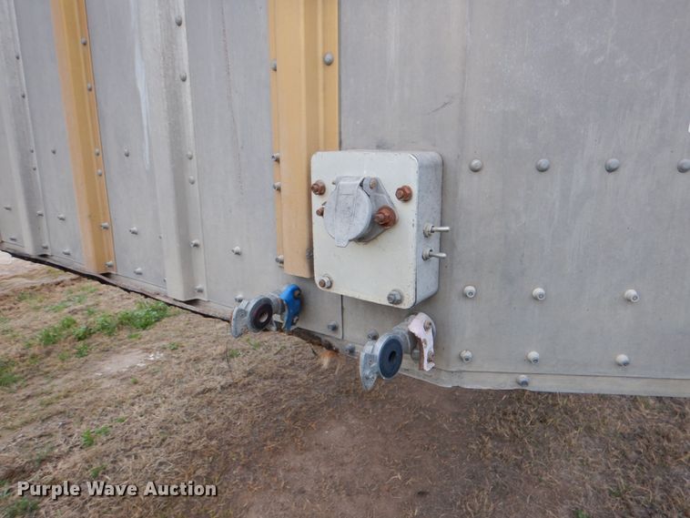 image for item DJ0767 2003 Merritt Gold Line  livestock trailer