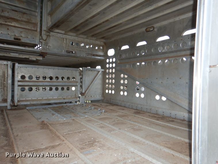 image for item DJ0767 2003 Merritt Gold Line  livestock trailer