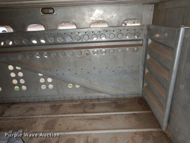 image for item DJ0767 2003 Merritt Gold Line  livestock trailer