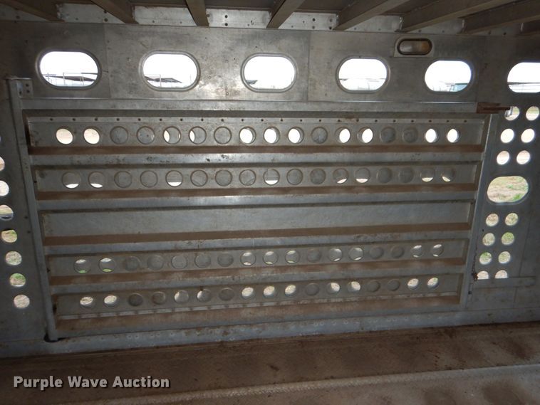 image for item DJ0767 2003 Merritt Gold Line  livestock trailer