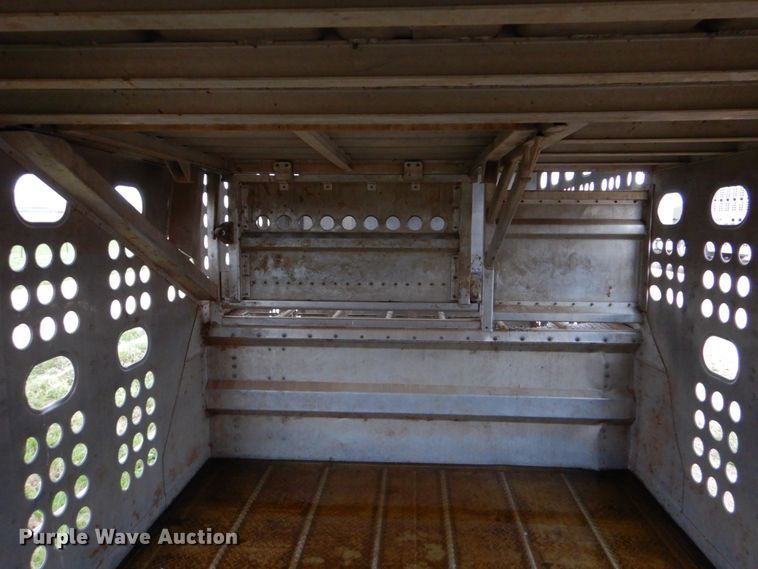 image for item DJ0767 2003 Merritt Gold Line  livestock trailer