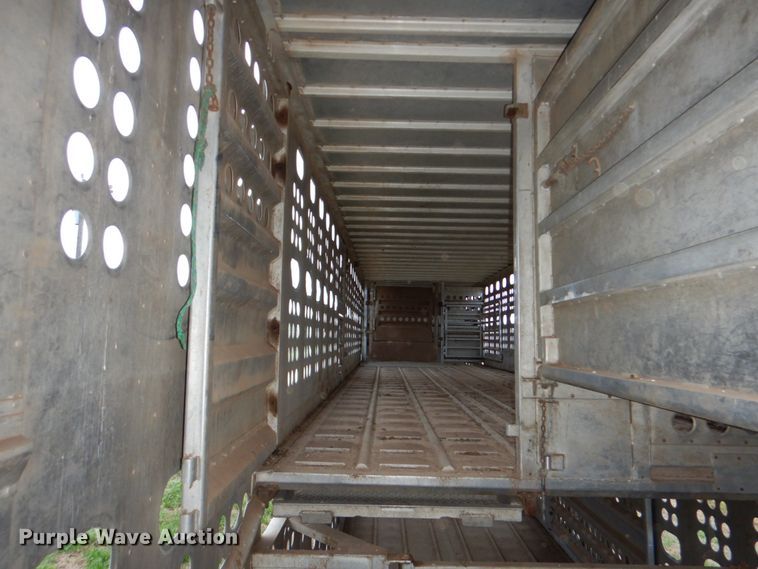 image for item DJ0767 2003 Merritt Gold Line  livestock trailer