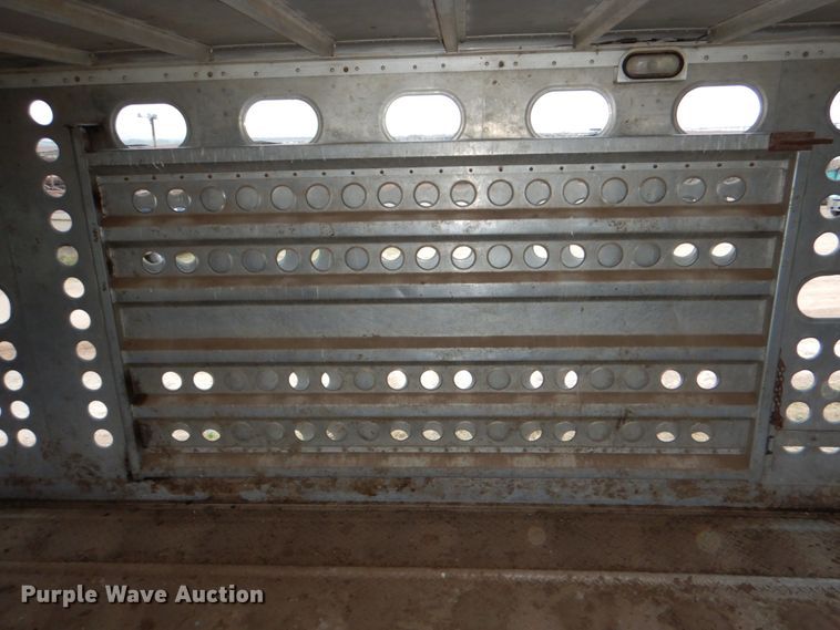 image for item DJ0767 2003 Merritt Gold Line  livestock trailer