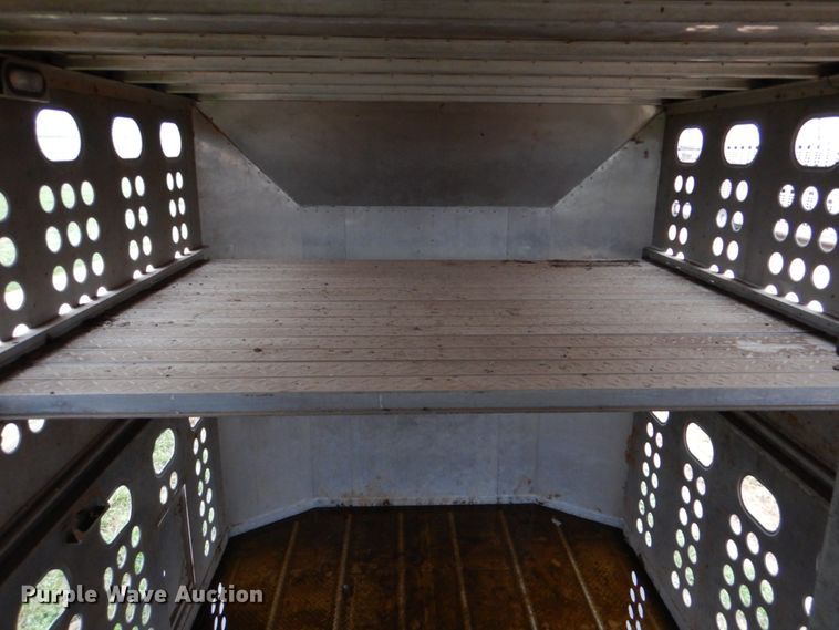 image for item DJ0767 2003 Merritt Gold Line  livestock trailer