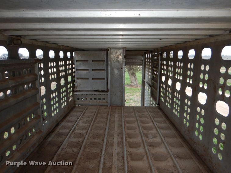 image for item DJ0767 2003 Merritt Gold Line  livestock trailer