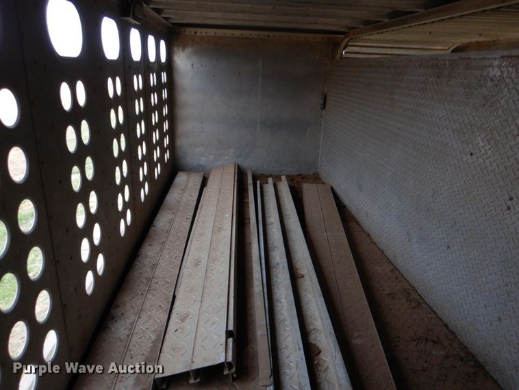 image for item DJ0767 2003 Merritt Gold Line  livestock trailer