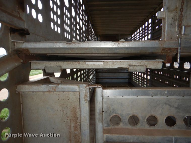 image for item DJ0767 2003 Merritt Gold Line  livestock trailer