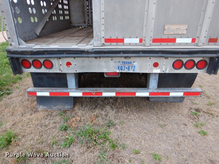 image for item DJ0767 2003 Merritt Gold Line  livestock trailer