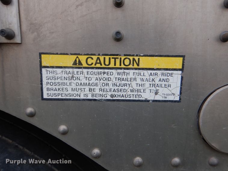 image for item DJ0767 2003 Merritt Gold Line  livestock trailer