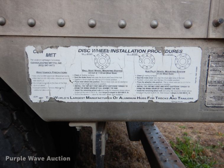 image for item DJ0767 2003 Merritt Gold Line  livestock trailer